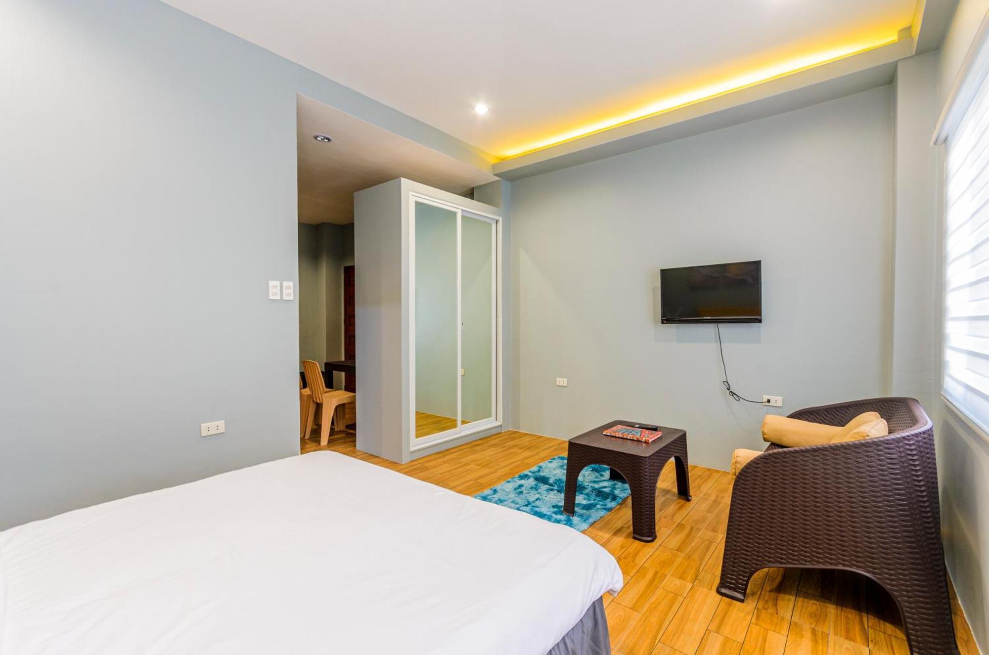 Casa Alberto Of Calapan Town Center Exterior photo